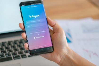 PintresetOrInstagramForYourFashionStore_Buying Pinterest Or Instagram For Your Fashion Store Buying Products